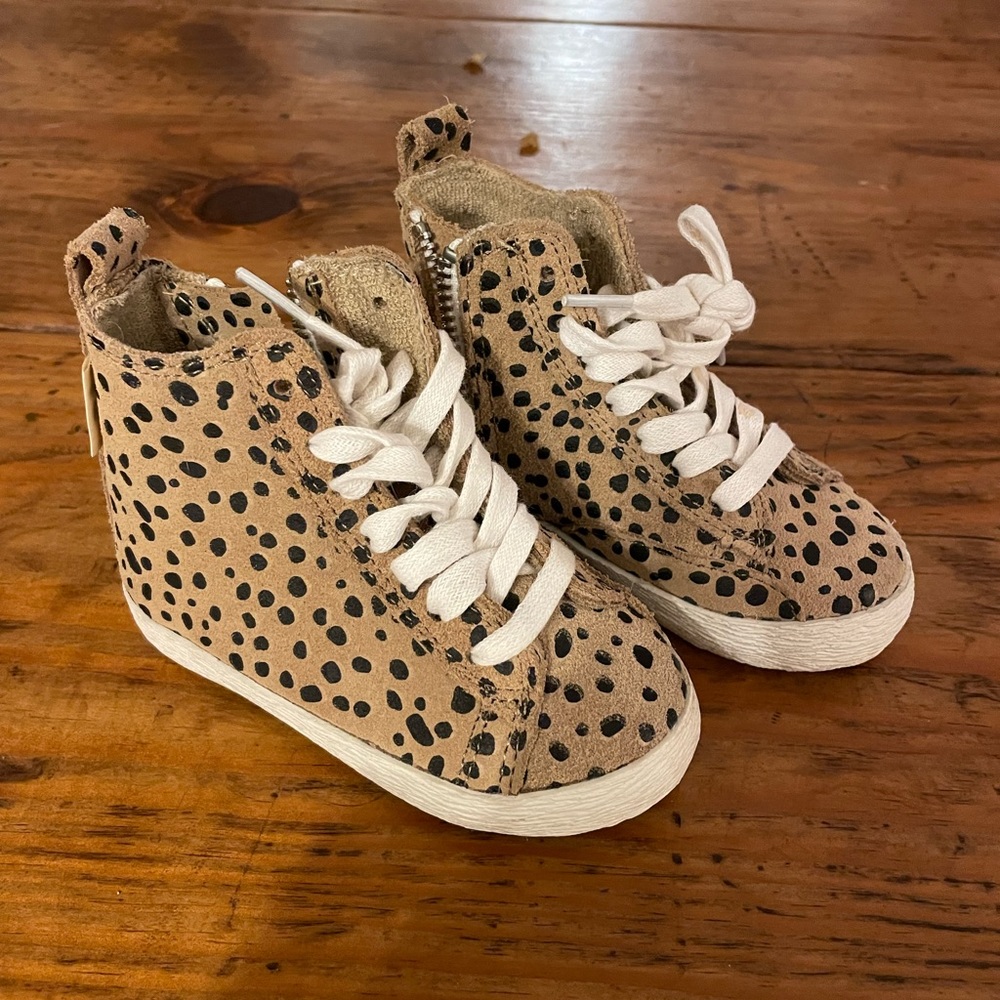 Piper Finn Cheetah Leopard Print High Top Sneakers size 4